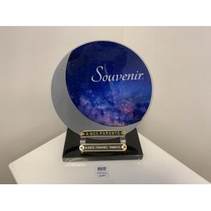 Plexiglass et Granit souvenir 192€