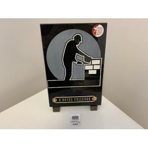 Granit noir fin maçon 68€