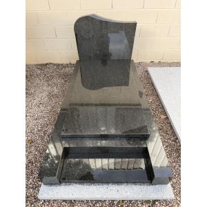 N°15 en granit NOIR AFRIQUE FONCE